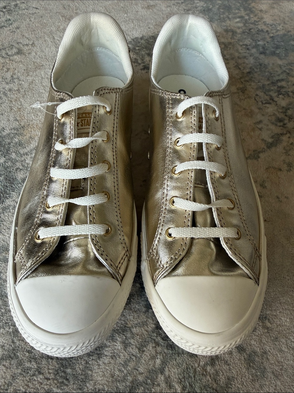 Converse Women’s Chuck Taylor Dainty Metallic Gold Lucky Ox Sneakers, Size 8.5